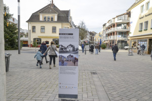 Die von Notar Stephan Römer gesponserte Stele am Kölner Platz